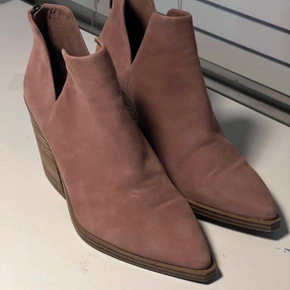 Vince Camuto Gigietta ankle bootie Size 8.5 - Picture 13 of 16